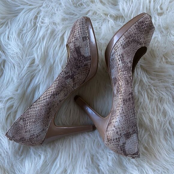 Ann Klein Leather Gold Metallic Snake Peep Toe Four Inch Heel Size 7.5 - Picture 6 of 12